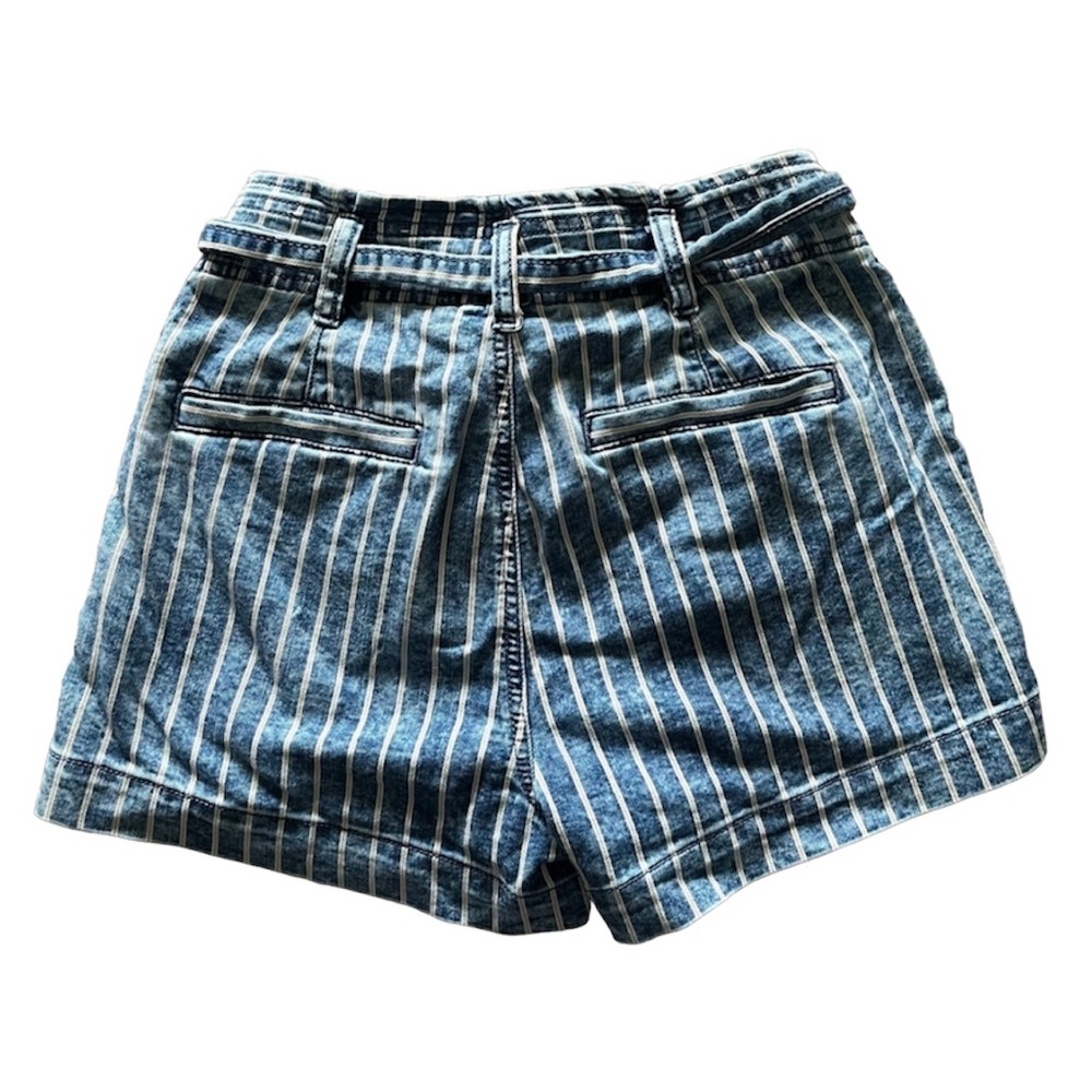 American Eagle Shorts - Picture 2 of 5
